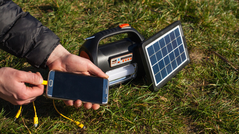 Solar phone charger