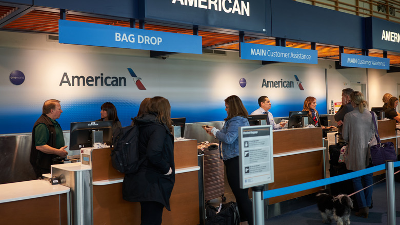 passengers checking in american airlines