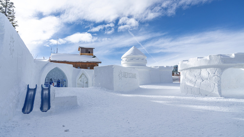 The world's largest snow fort on a clear day.