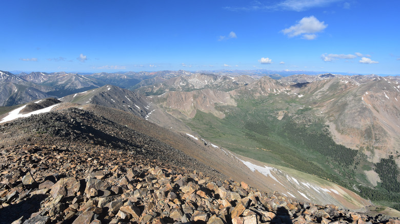 View of the Mount Elbert trail in Colorado from the top of the mountain