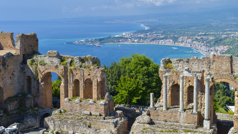 Taormina's Ancient Theater's coastal views