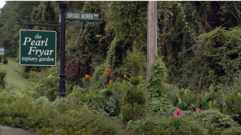 Pearl Fryar Topiary Garden sign