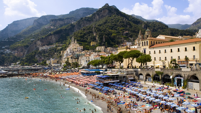 A packed Amalfi Coast beach