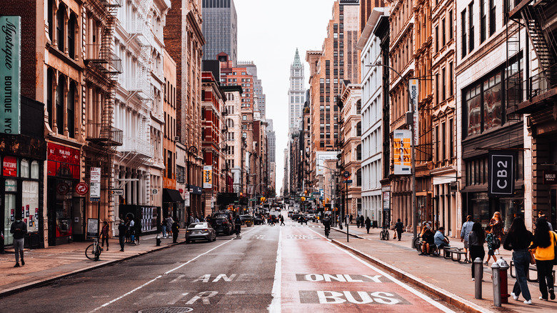 A busy New York City street