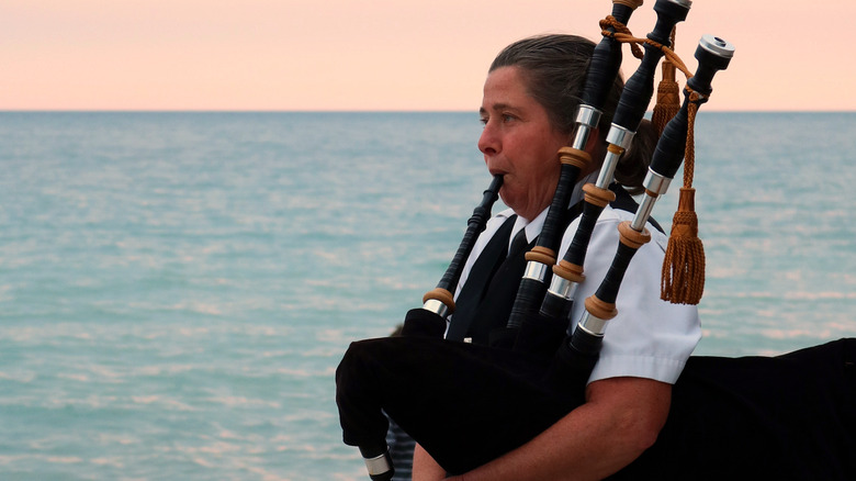 bagpipes kincardine lake huron