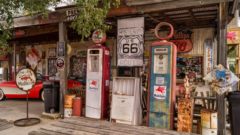 Seligman Arizona retro gas station pumps