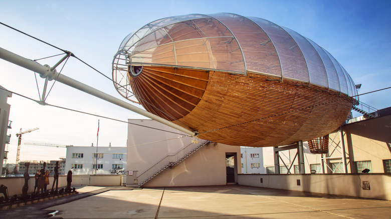 Zeppelin atop Dox Center