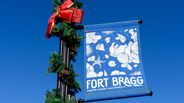 Fort Bragg Christmas street sign