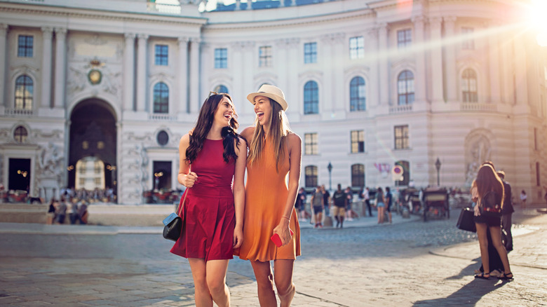 Two women walking in Vienna