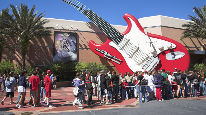 Rock n roller coaster queue