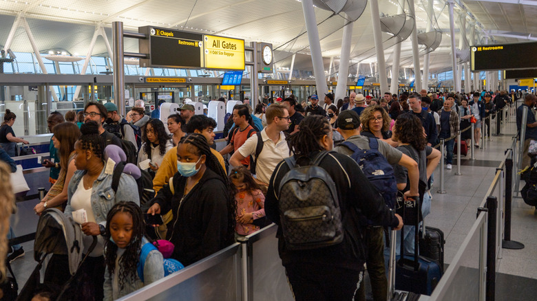 Long line at JFK airport