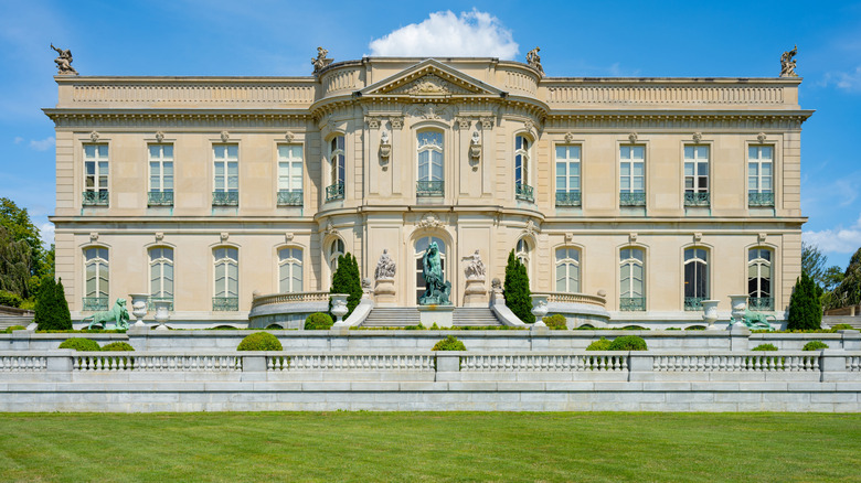 Newport gilded age mansion