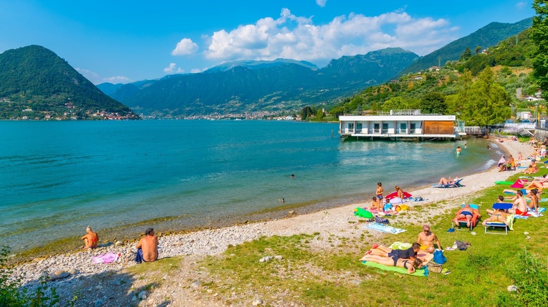 Lake Iseo beachgoers