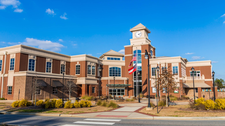 Lilburn city hall on sunny day