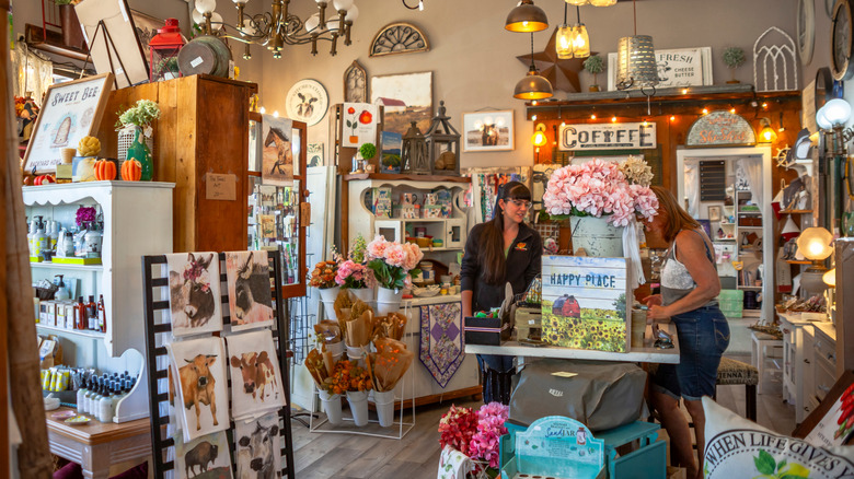 Madeline's Vintage Marketplace,Tillamook, OR