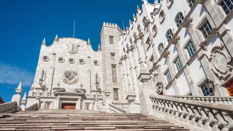 Steps to Guanajuato University