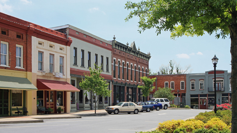 Adairsville town square architecture in Georgia