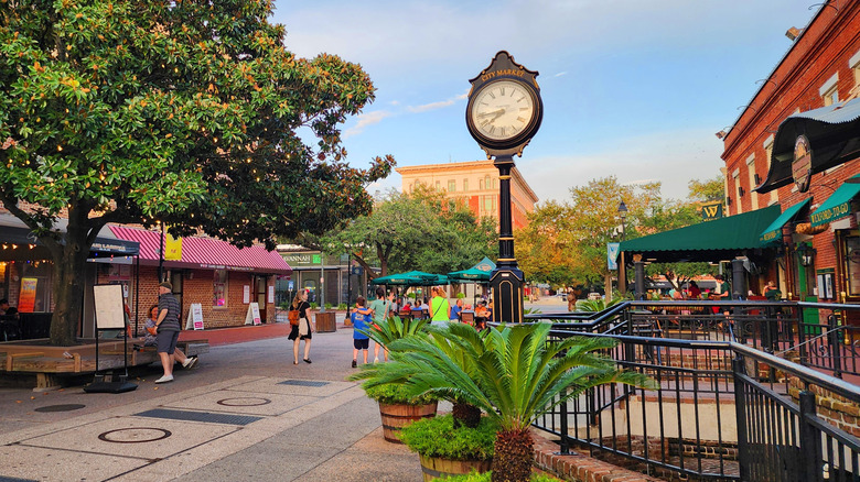 Downtown shops and streets in Savannah, Georgia