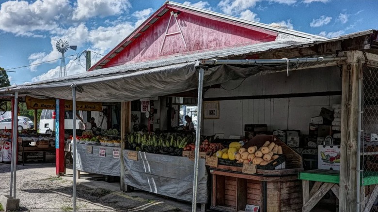 Waldo's Flea Market in Waldo, Florida