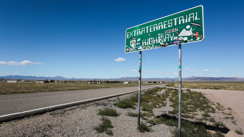 E.T. Highway sign next to road