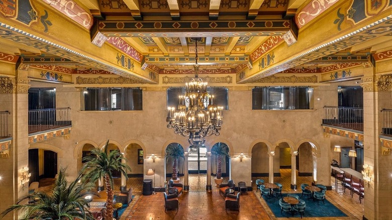 Elegant lobby of Hollywood Roosevelt Hotel