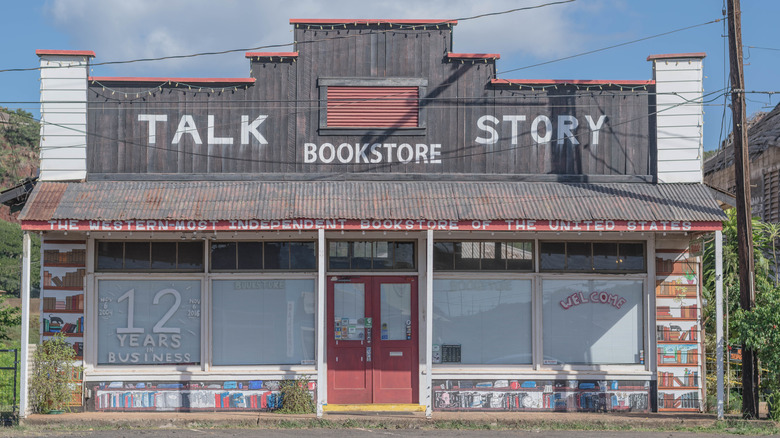 bookstore in Hanapepe Kauai, Hawaii