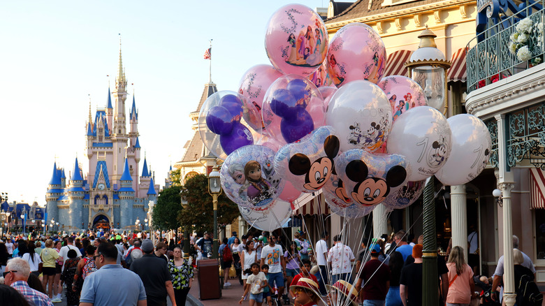 balloons at Disney World