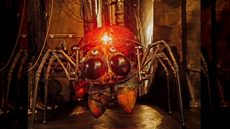 Spider-like animatronic monster from Monsterkabinett