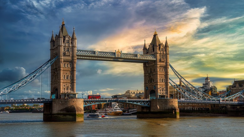 tower bridge london