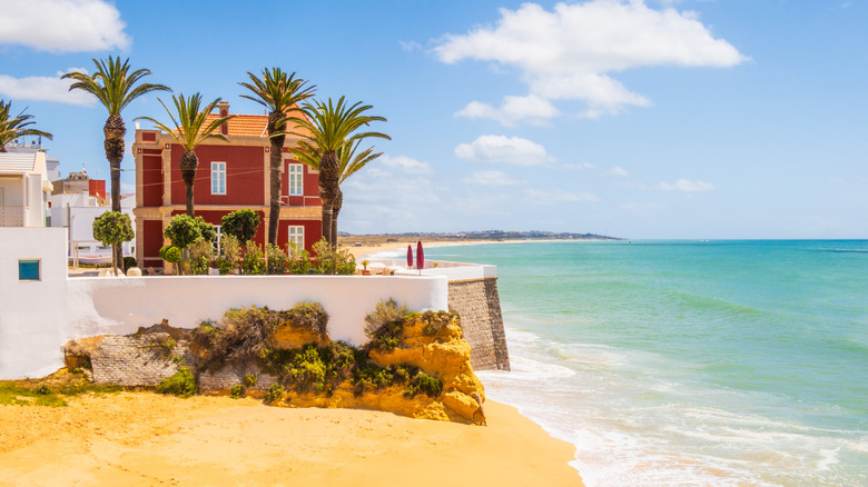 Armação de Pêra from the beach