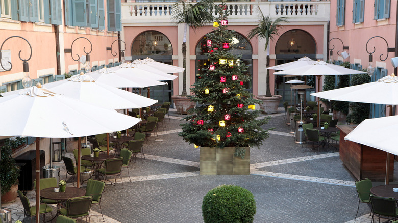 Patio at Hotel de Russie