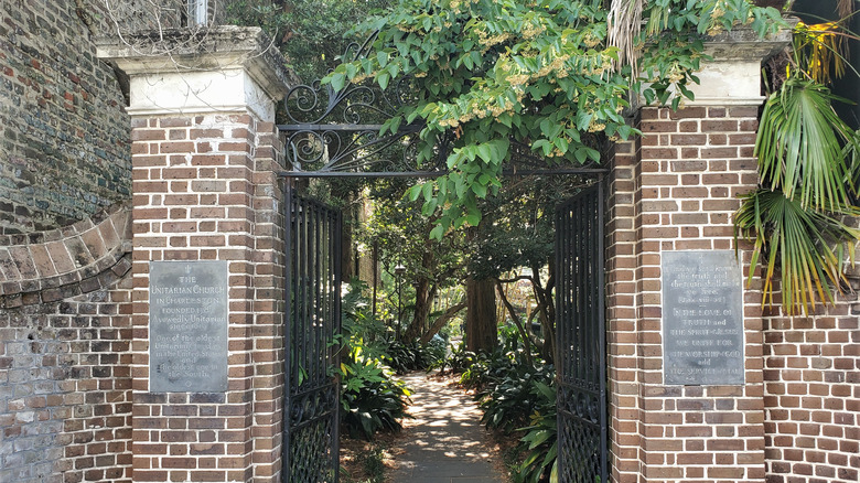 Entrace to the Gateway Walk