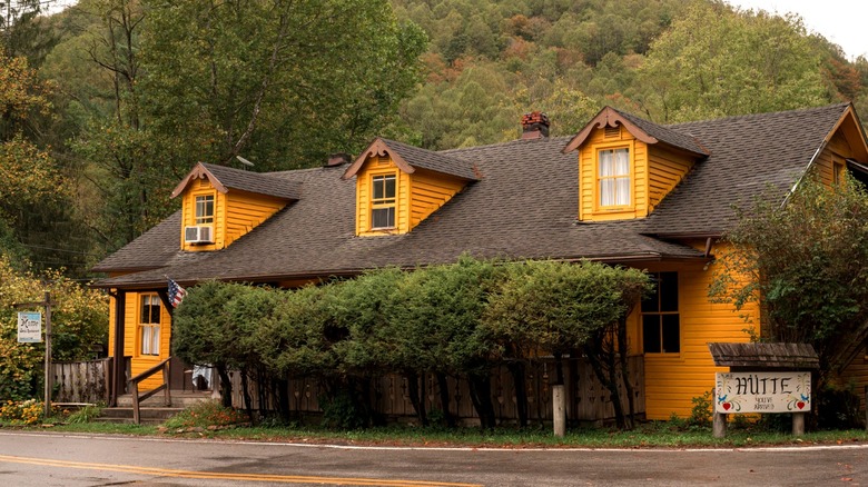 Yellow "Hütte" building in Helvetia, West Virginia