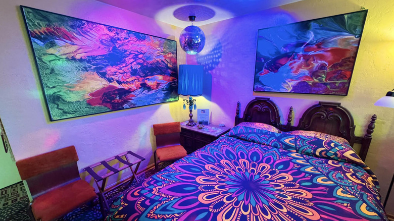 Photo of a neon themed suite at Itty Bitty Inn.