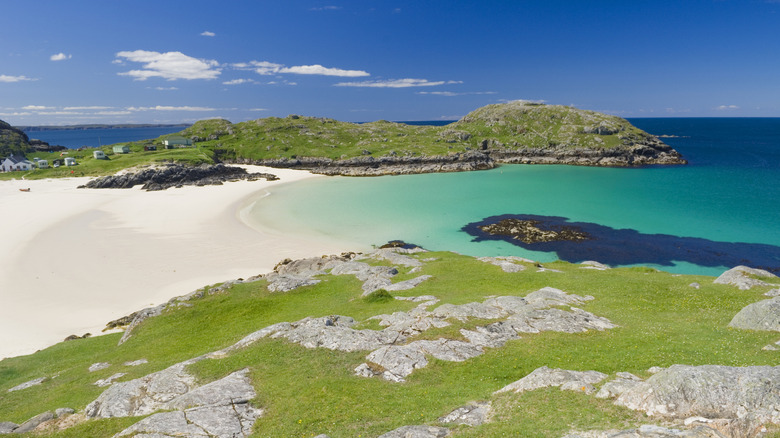 White sands and turquoise water at Achmelvich Beach