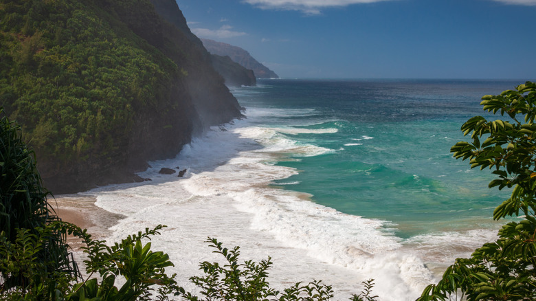 Waves crashing on Nāpali Coast