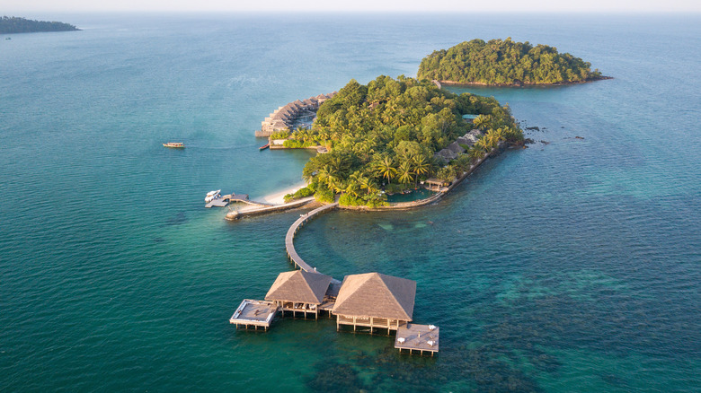 Overwater bungalows, Song Saa Island