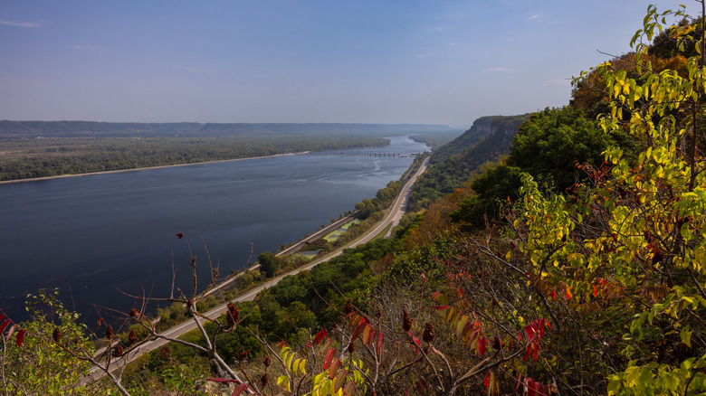 Great River Road along the Mississippi River