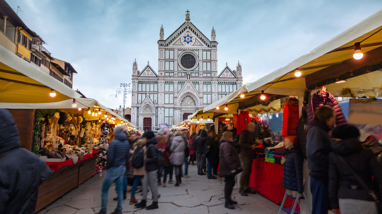 The bustling Weihnachsmarkt market in Florence