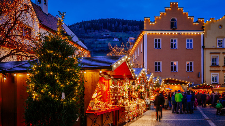 Vipiteno Christmas market vendors