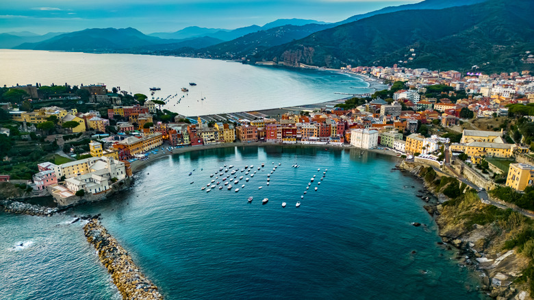 Sestri Levante's dual bays