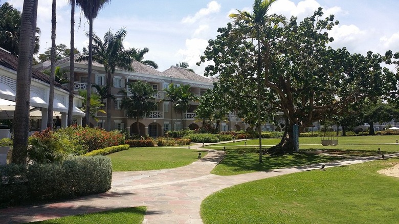 pink Couples San Souci hotel