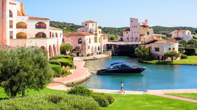 colorful Hotel Cala di Volpe