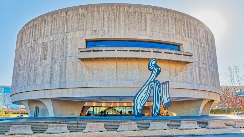 Hirshhorn Museum and Sculpture Garden in DC