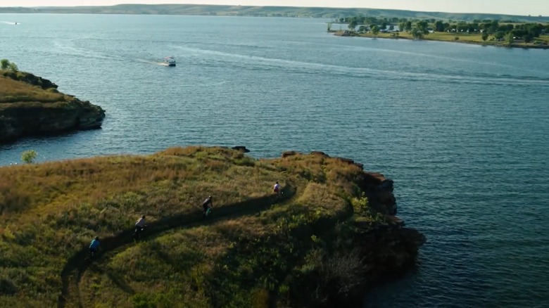 Mountain bikers on the trail at Wilson Lake