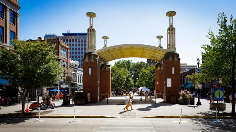 The entrance to Market Square in Knoxville