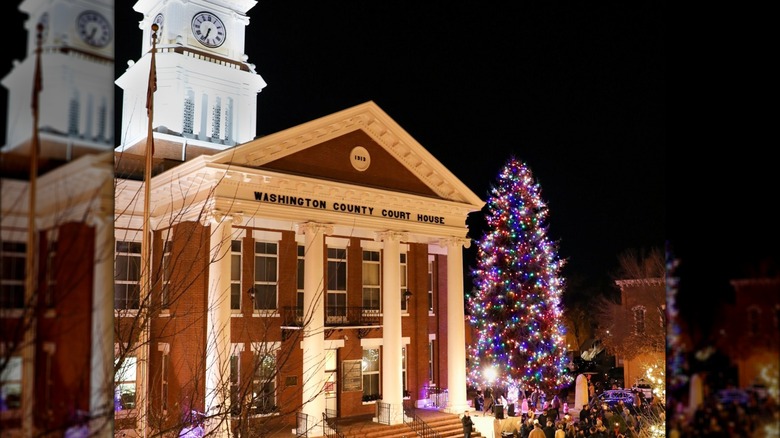 Jonesborough city hall Christmas