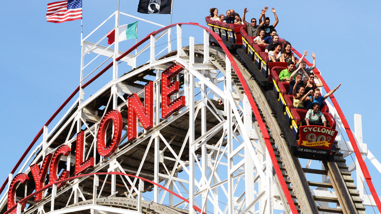 Cyclone roller coaster