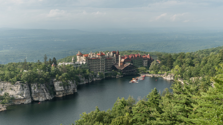 mohonk mountain house in the summer