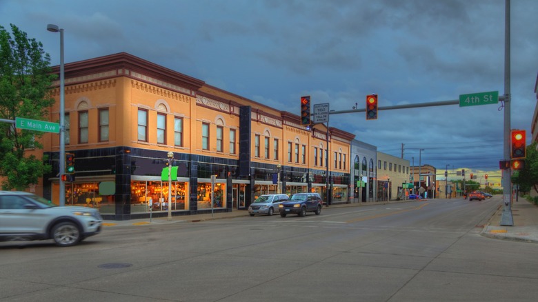 Shops and restaurants along Main Avenue in Bismarck